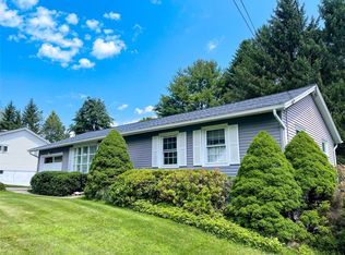 1122 Frost Rd, Endicott, NY 13760