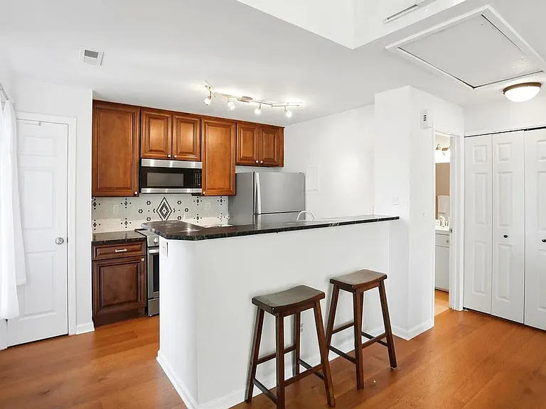 4837 White Rock Cir #H — Photo 2