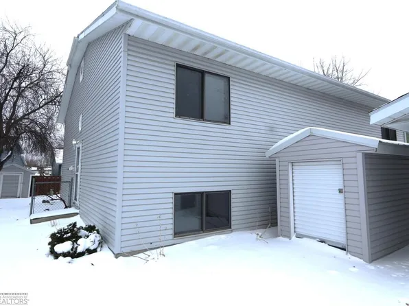 613 19th St E, West Fargo, ND 58078