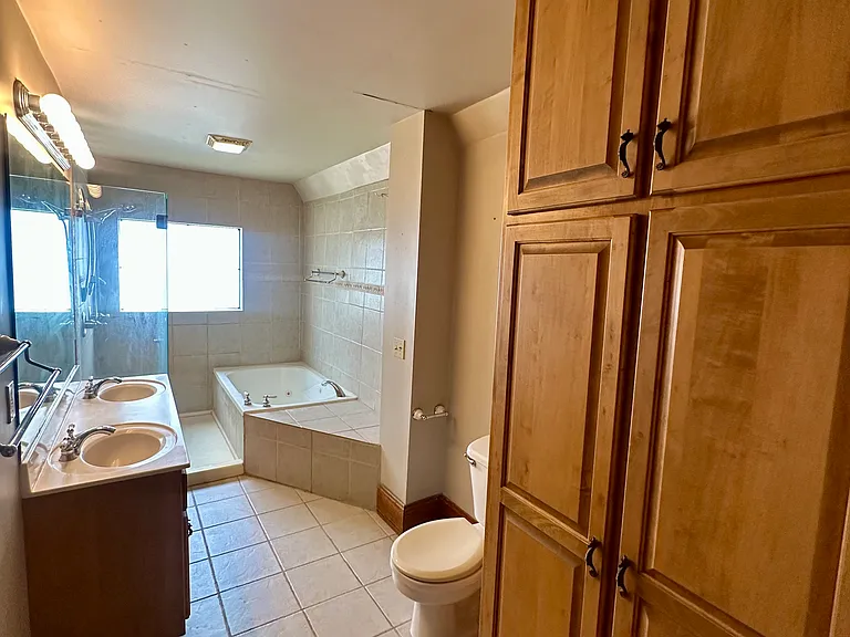 2628 State St — Photo 19