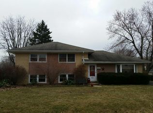 8609 Liberty Grove Dr, Willow Springs, IL 60480