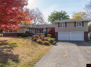 113 Capri Dr, Mankato, MN 56001
