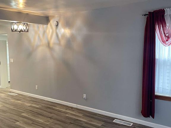 5th image of 2580 Evergreen Ln
