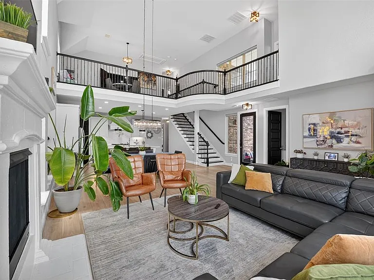 8700 Fairway Ln — Photo 1