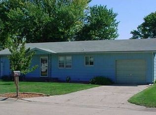 310 Wallace St, Saint Paul, NE 68873