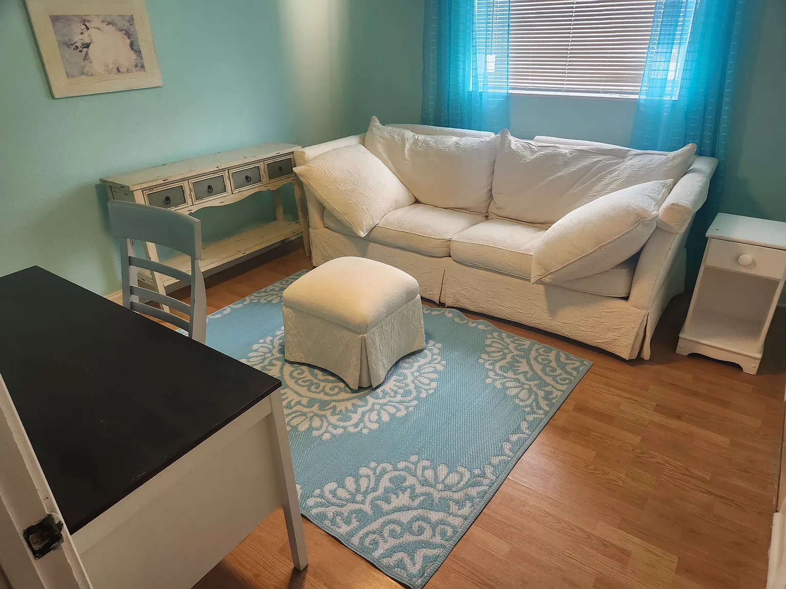 353 Colonial Ct — Photo 1