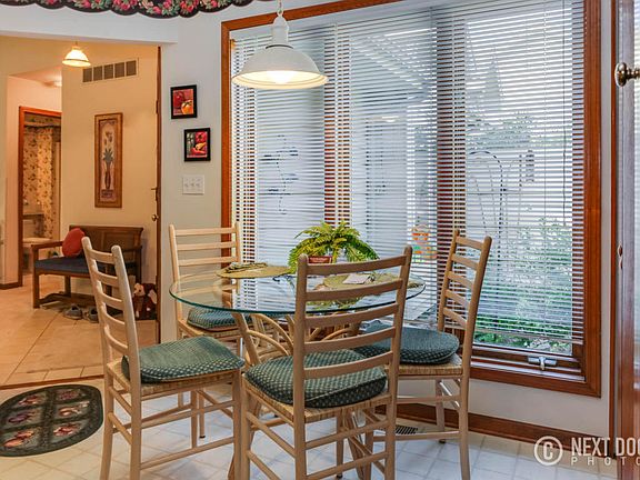 4th image of 2033 Tall Meadow St NE