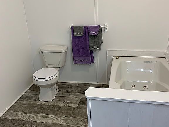 4th image of 704 E Race St
