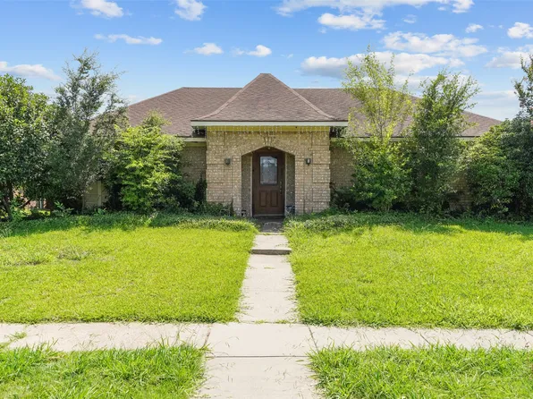 106 E Schreiber St, Garland, TX 75040