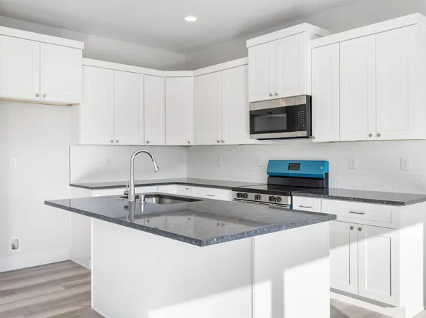 7581 Grapevine Ct, West Richland, WA 99353