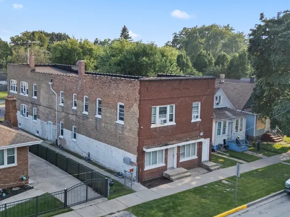 1007 8th St, Waukegan, IL 60085