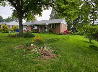 15 Birch Dr, Willow Street, PA 17584