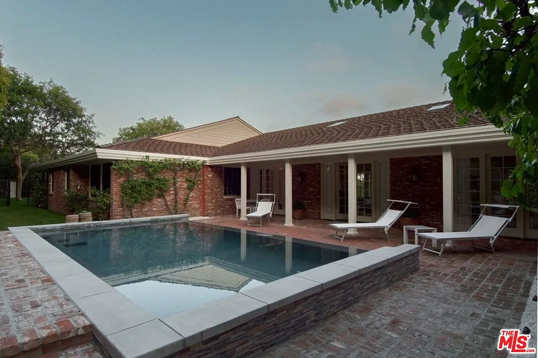 5 bed, 6.5 bath, 5000 sqft, $26,950 — Photo 1