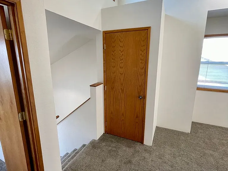 5631 N Hills Dr — Photo 29