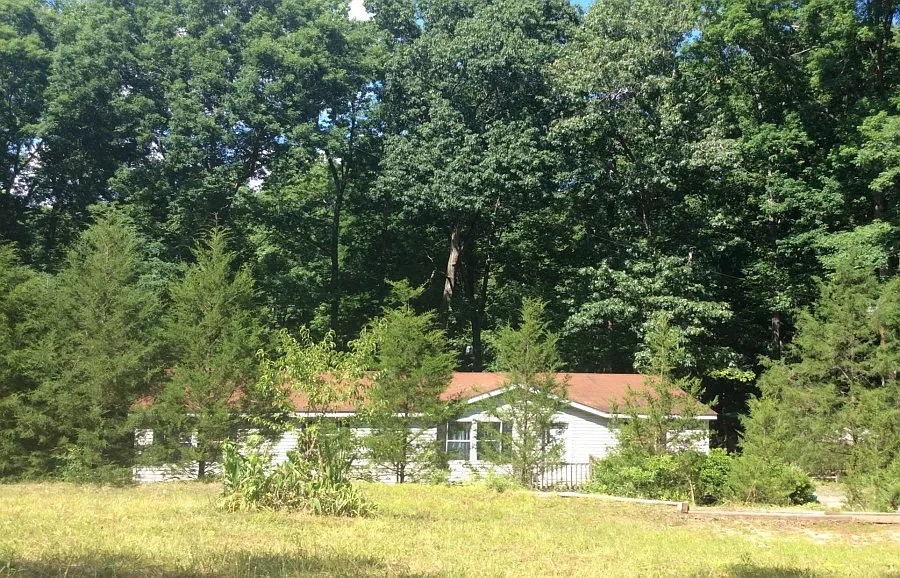 460 Varner St photo 1