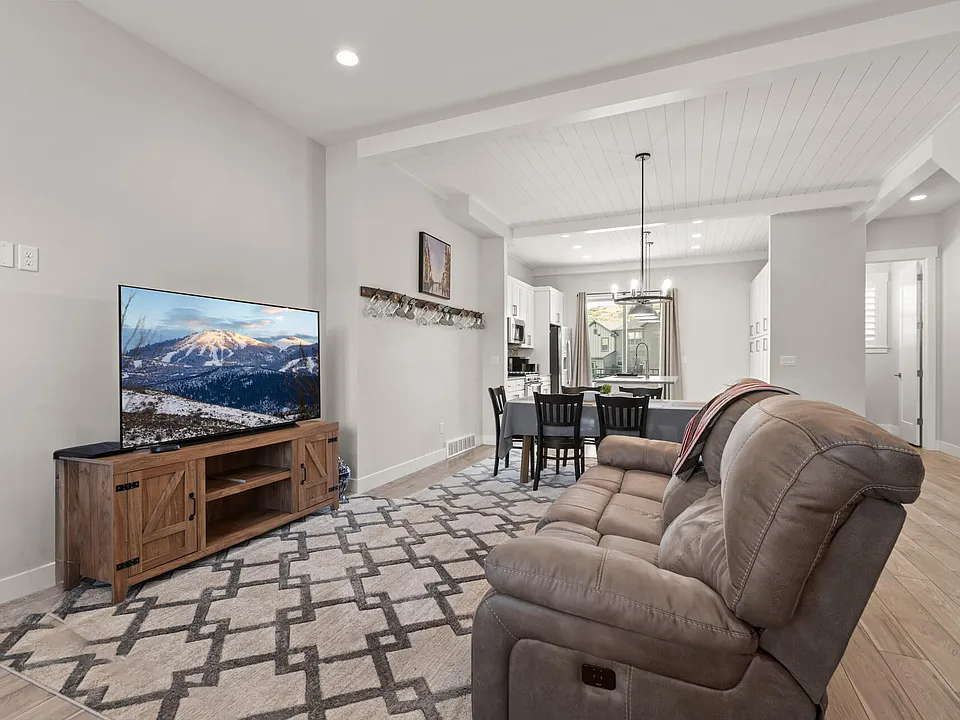 1107 W Wasatch Spring Rd #1107