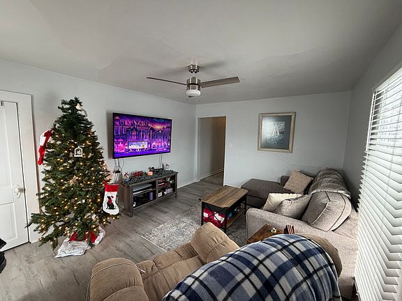 5th image of 207 S Jefferson St #1