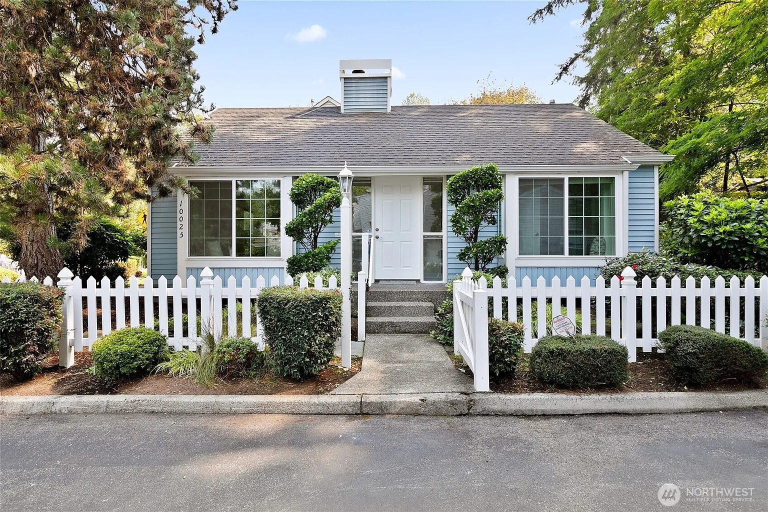 10025 NE 129th Place photo 1