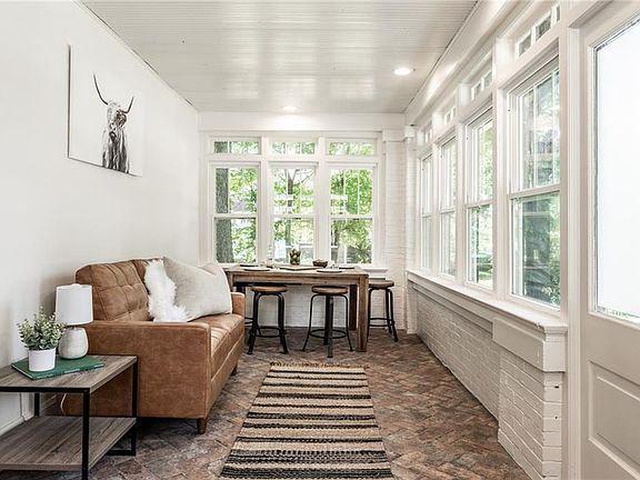 5th image of 3037 Washington Blvd