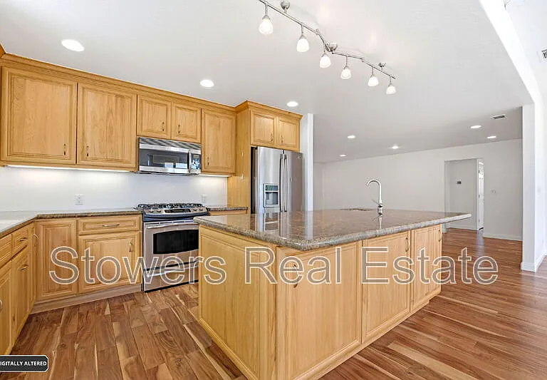 8049 Elgin Ln — Photo 15