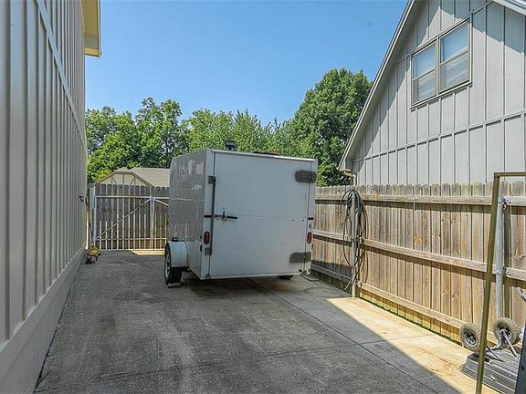 4th image of 6509 N Camden Ave