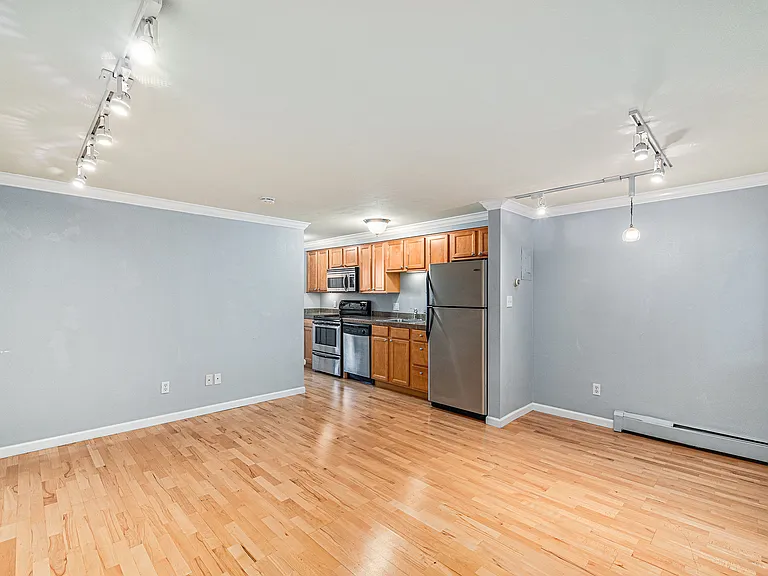 36 N Emerson St #205 — Photo 6