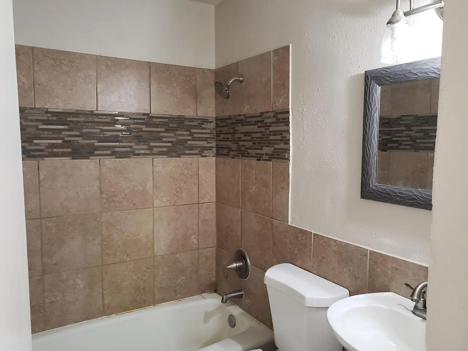 4325 Leeds Ave — Photo 3
