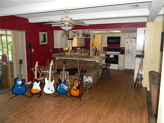 3rd image of 600 Ponderosa Dr
