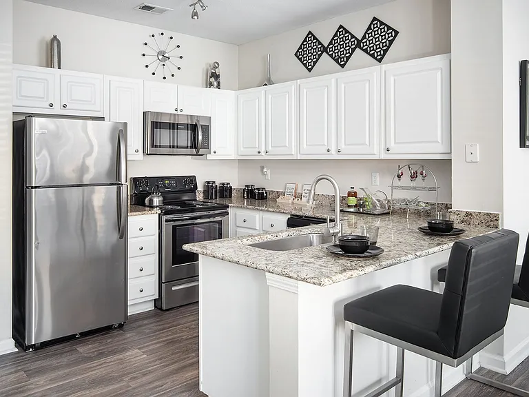 Manchester Place Apartments — Photo 3