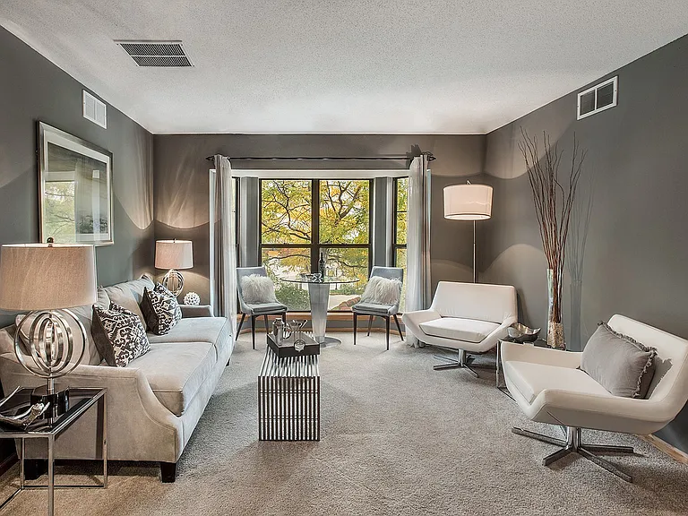 Library Hill Apartments — Photo 2