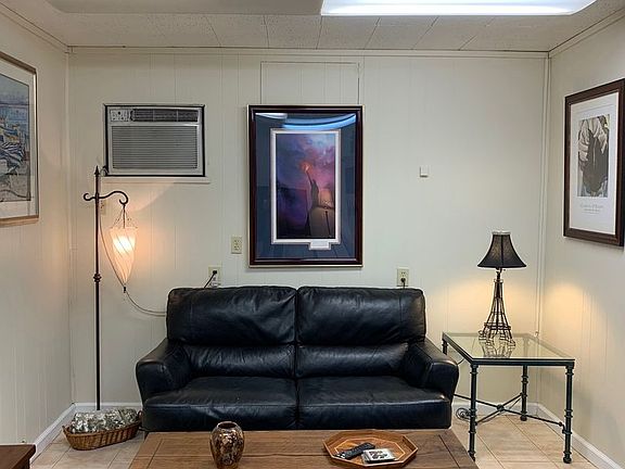 5th image of 1447 Lincoln Way