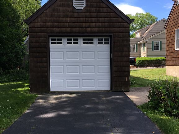 5th image of 55 Hillside Ave