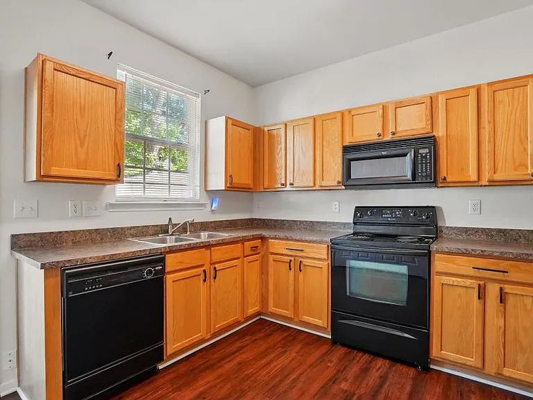 7420 Abigail Glen Dr — Photo 40