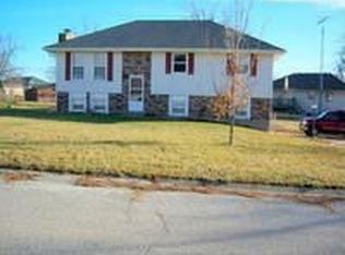 107 Spruce Dr, Bendena, KS 66008