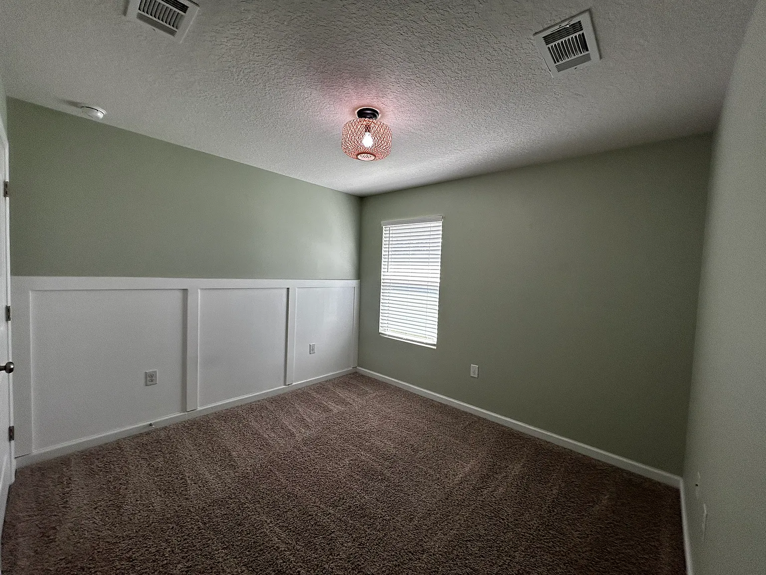 4 bed, 1747 sqft, $2,000 — Photo 4