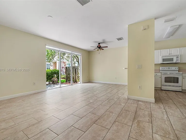 230 SE 29th Ave #1 — Photo 4