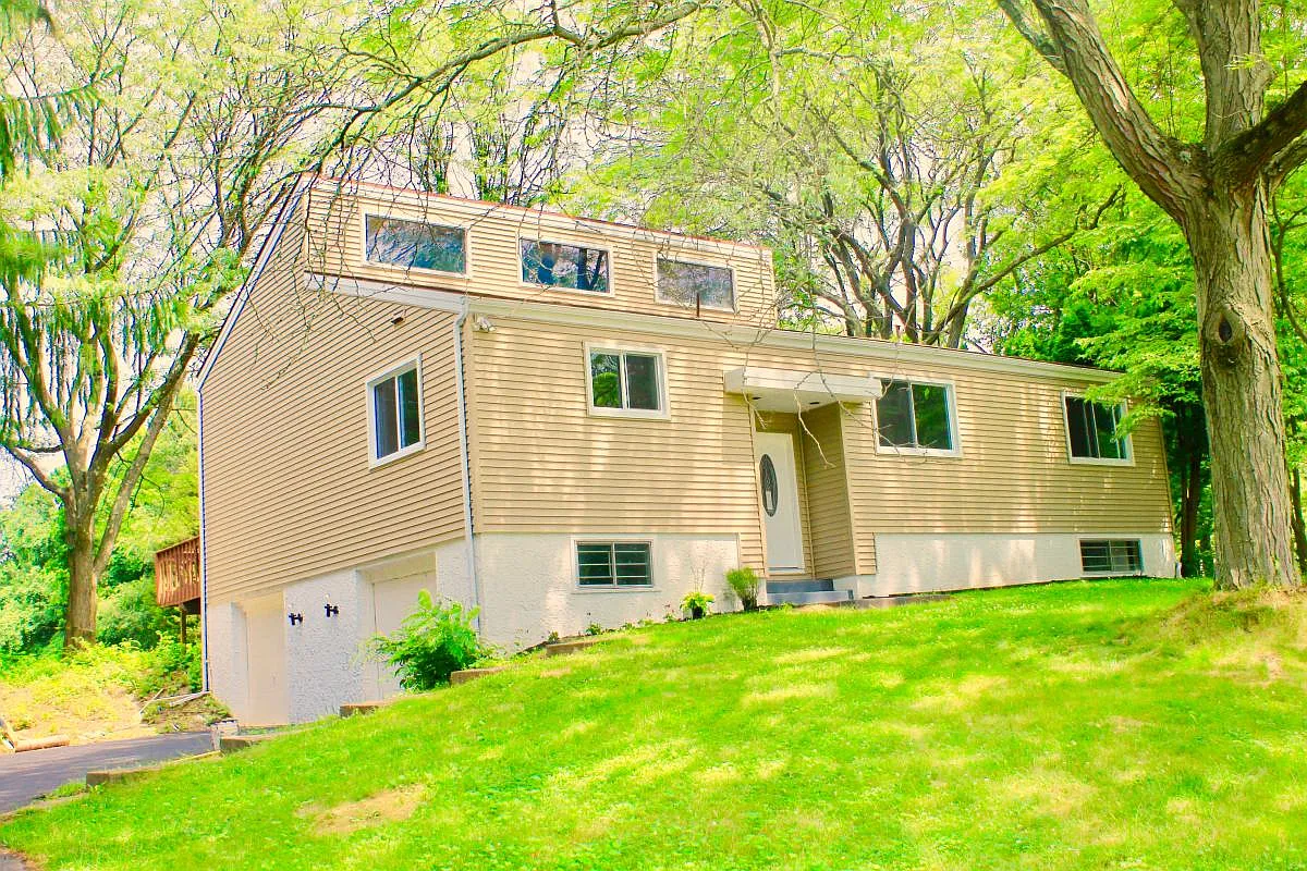 3 bed, 2945 sqft, $3,645 — Photo 1