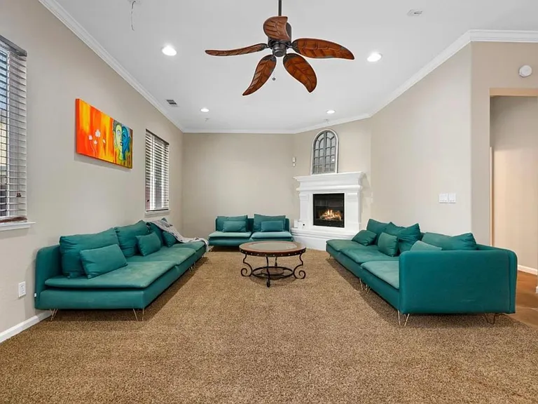 2090 Wisteria Pl — Photo 14