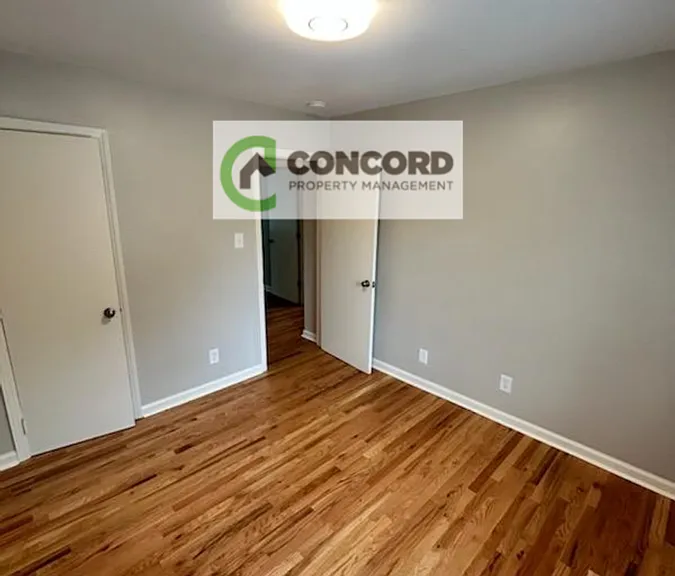 421 E Hendrix St #B — Photo 11