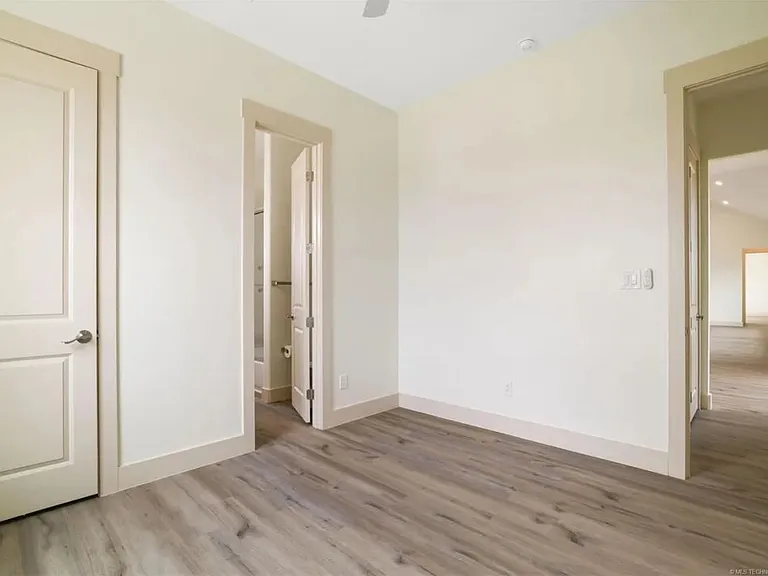 211 Vaughn Ln — Photo 23