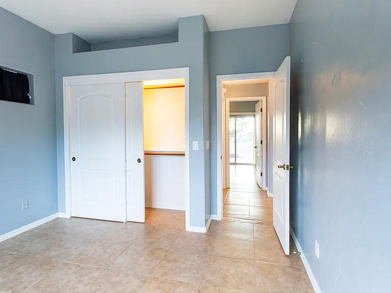 414 Bury Ct — Photo 18