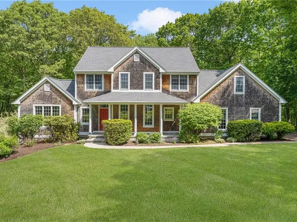 192 Douglas Dr N, Saunderstown, RI 02874