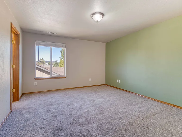 2765 NE Faith Dr — Photo 16
