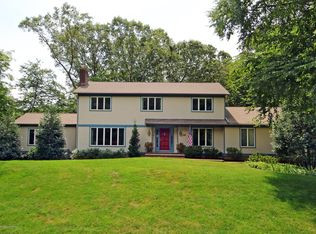 16 Lionel Ct, Middletown, NJ 07748