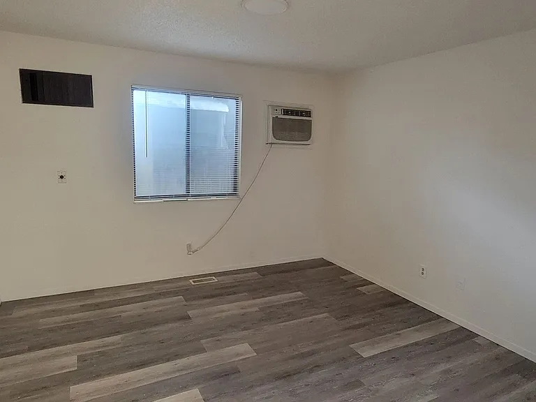 203 Macon Ave — Photo 3