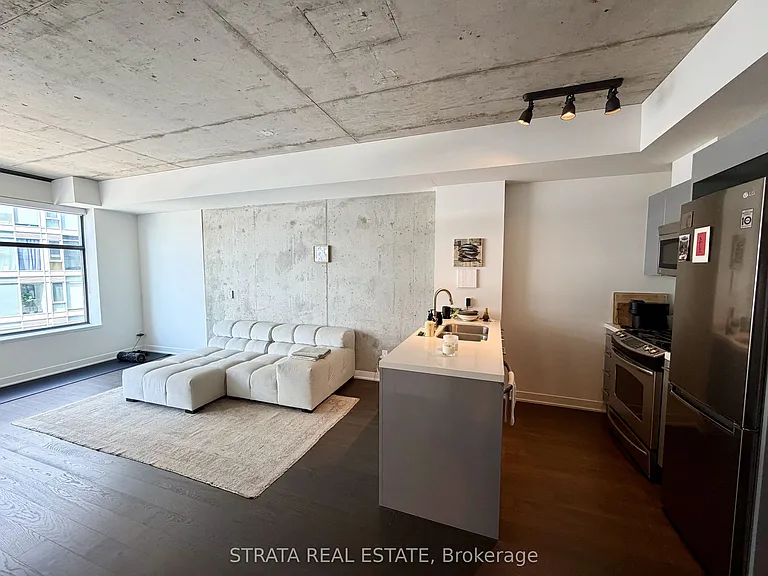 1201 Dundas St E #606 — Photo 2