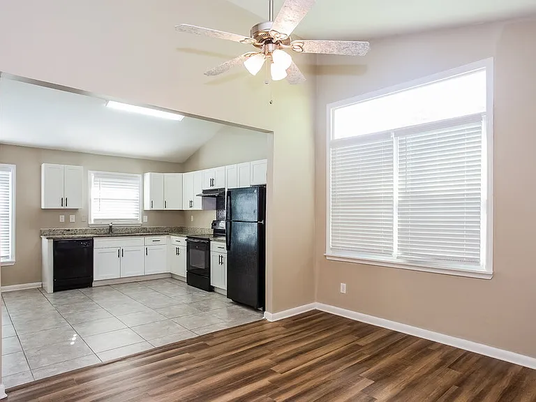 5401 Venado St — Photo 6