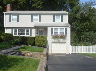 340 Melville Ave, Fairfield, CT 06825