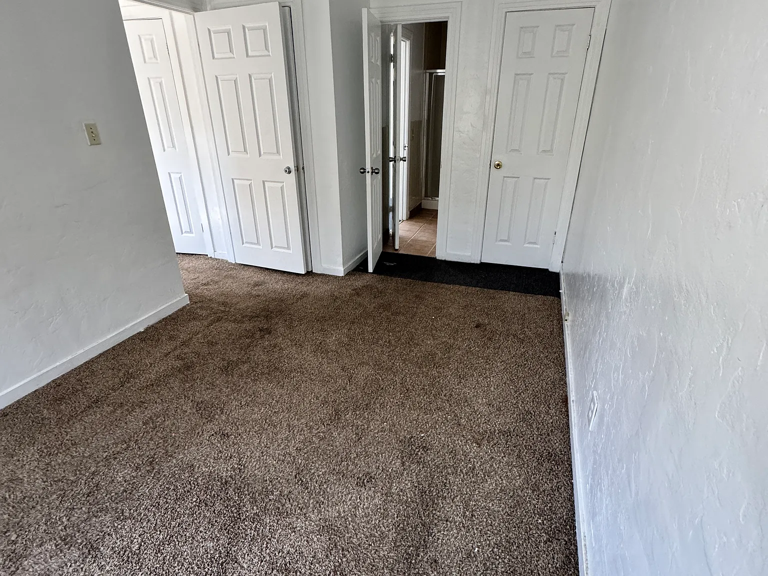 2 bed, 1000 sqft, $2,200 — Photo 4
