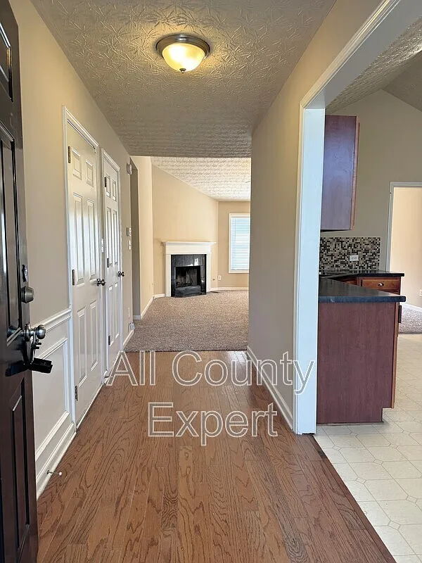 4 bed, 2.5 bath, 1686 sqft, $2,195 — Photo 3